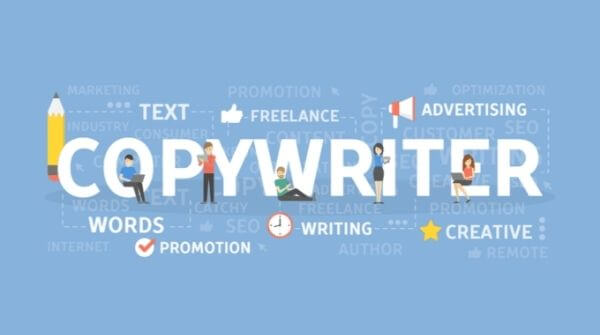 The image shows the roles and responsibilities of a Digital Copywriter in Digital Journalism Career, and future of Digital Journalism in this domain.