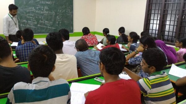 Classes teaching for Staff Selection Commission Exams- students who want to opt for extra coaching might be confused as to which coaching institute should be preferred thereby these tips are helpful