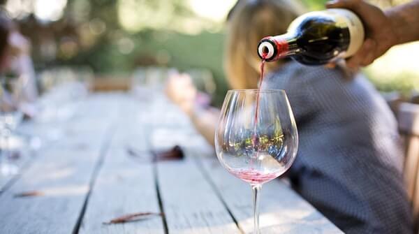 Ways to improve immunity-keep alcohol consumption moderate