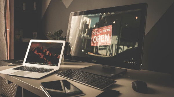 Future of Graphic Designing, Earn a degree in Graphic design online which increase Graphic Designing Jobs