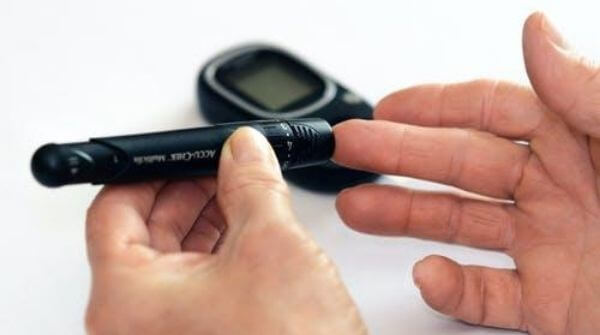 Reduce diabetes are one of the effects of black coffee. Also it keeps the heart healthy of diabetic people.