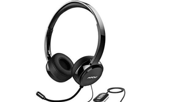 One of the most important thing attached to the headphones, an in-built mic, which enables you to speak without the need of another device.