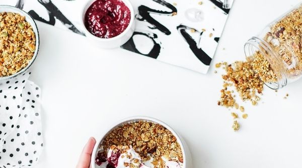 Oats and oats bran have a low glycaemic index value which helps to reduce the blood sugar level.