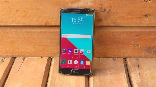Android smartphone with a benefit of touch screen in the guide before buying smartphone.