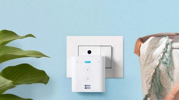 White colour Amazon Flex smart hub