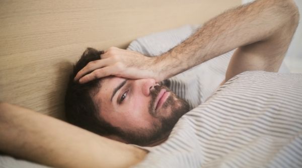 Drinking before bed will cause some sleeping problems. So try to avoid drinking before bedtime.