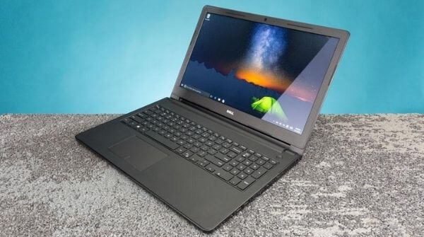Dell Inspiron 15 3000 in black color