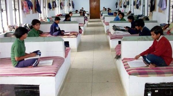 Boarding schools have strict timetable to keep the students in discipline.